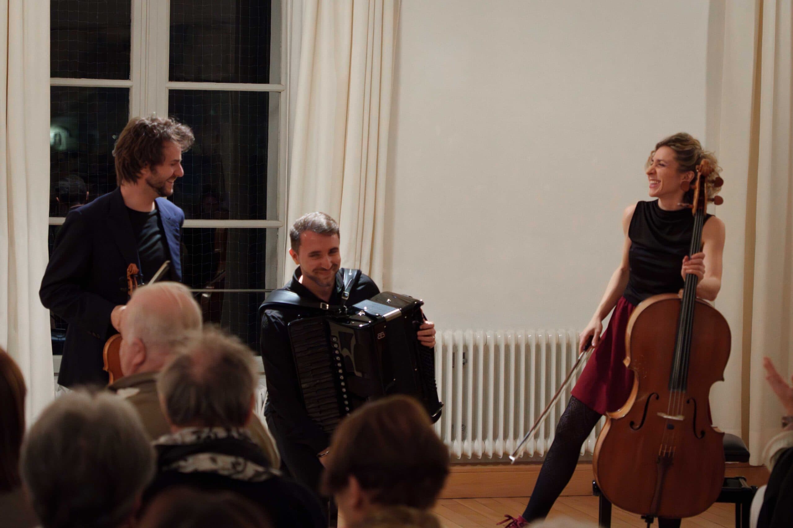 Trio Wellcaru im Konzert bei Elysium Concerts im Schloss Nymphenburg, München